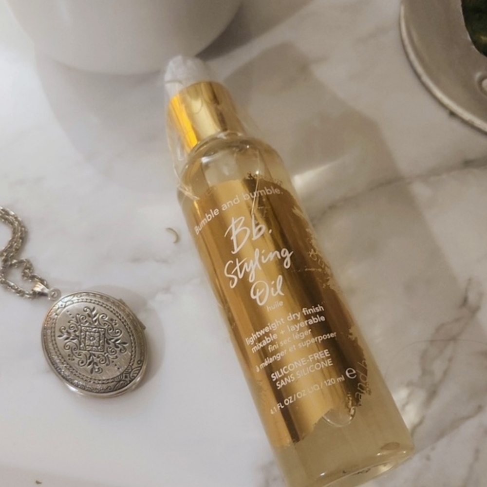 Bumble and bumble Bb Styling Oil - Clear Gold Bottlw